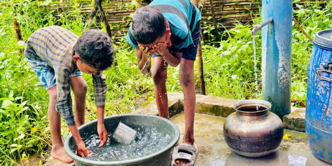 नियद नेल्लानार: नक्सल प्रभावित अचकट गांव में हर घर पहुंचा पीने का शुद्ध पानी….
